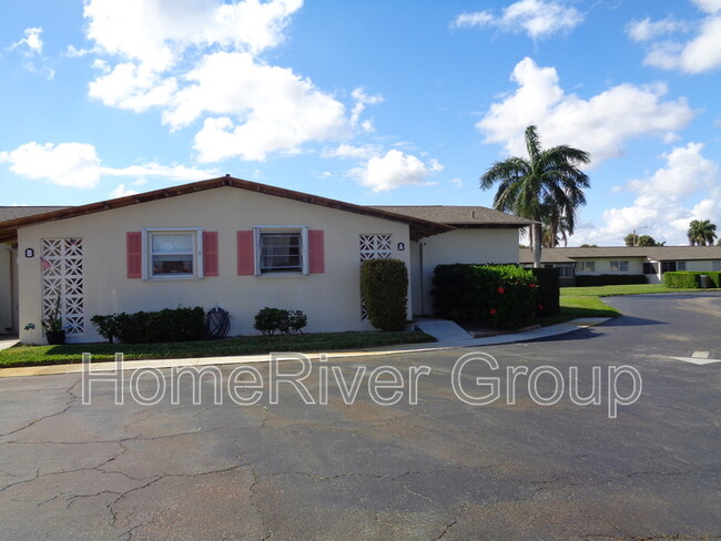 2940 Ashley Dr E in West Palm Beach, FL - Building Photo - Building Photo