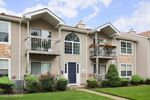 64 Diane Dr in Tinton Falls, NJ - Building Photo