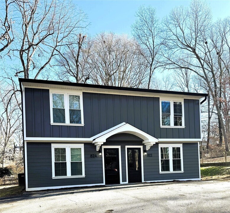 824 N Flint St in Lincolnton, NC - Building Photo