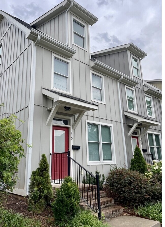 property at 913 W M.L.K. Blvd