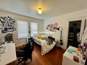 24 Chetwynd Rd, Unit 1 in Somerville, MA - Foto de edificio - Building Photo