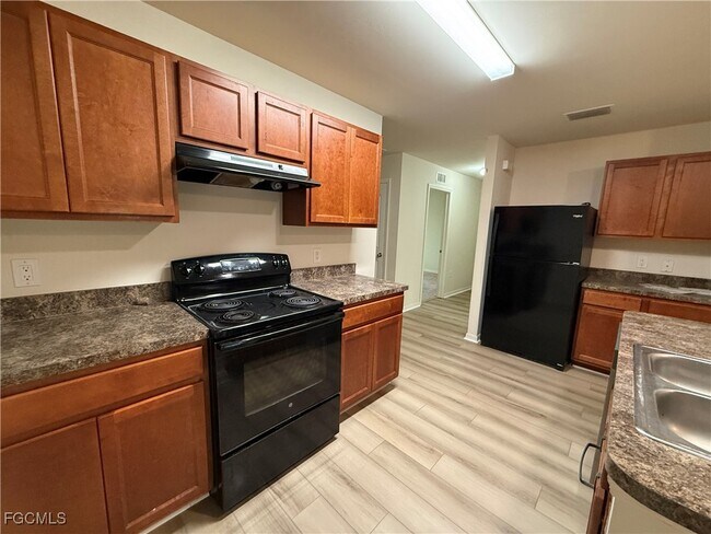 18266 Minorea Ln in Lehigh Acres, FL - Building Photo - Building Photo