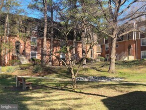 4000 Gypsy Ln in Philadelphia, PA - Building Photo - Building Photo