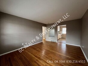 4323 Elm St in Downers Grove, IL - Building Photo - Building Photo