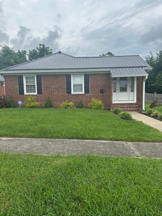 914 Birch St in Kingsport, TN - Building Photo