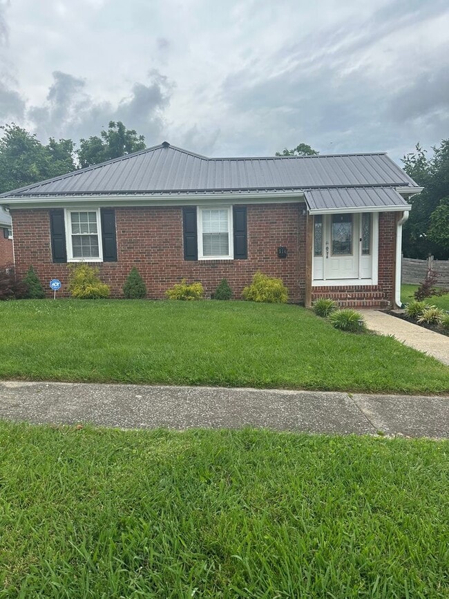 property at 914 Birch St