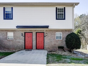 Windsor Apartments in Athens, AL - Building Photo - Building Photo