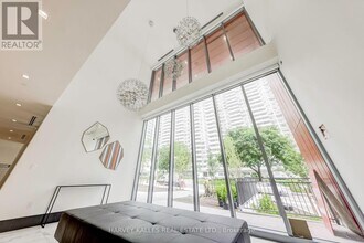50-350 Dunfield Ave in Toronto, ON - Building Photo - Building Photo