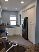 982 Sweetbriar Ln, Unit #B in Azusa, CA - Building Photo - Building Photo