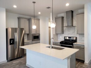 3012 Gunnersbury Dr in Houston, TX - Building Photo - Building Photo