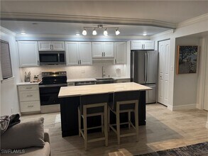 960 7th St S in Naples, FL - Building Photo - Building Photo