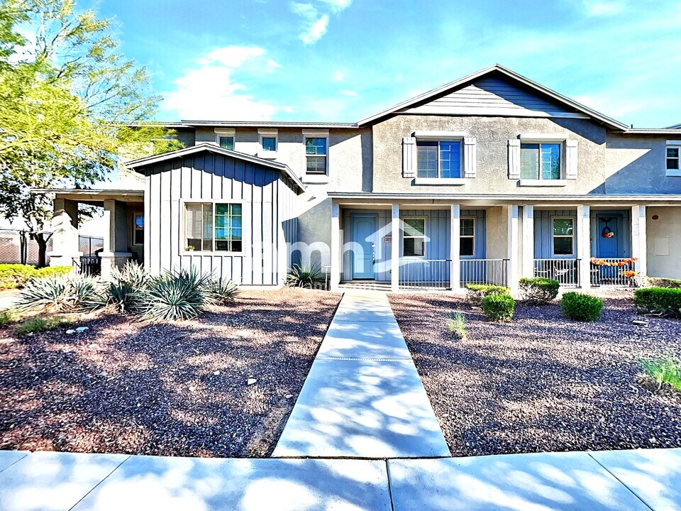 20715 W Thomas Rd in Buckeye, AZ - Building Photo