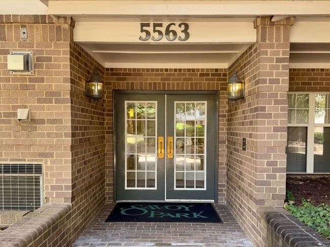 5563 Seminary Rd in Falls Church, VA - Building Photo - Building Photo