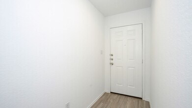 5926 Seaside Mnr in Converse, TX - Building Photo - Building Photo