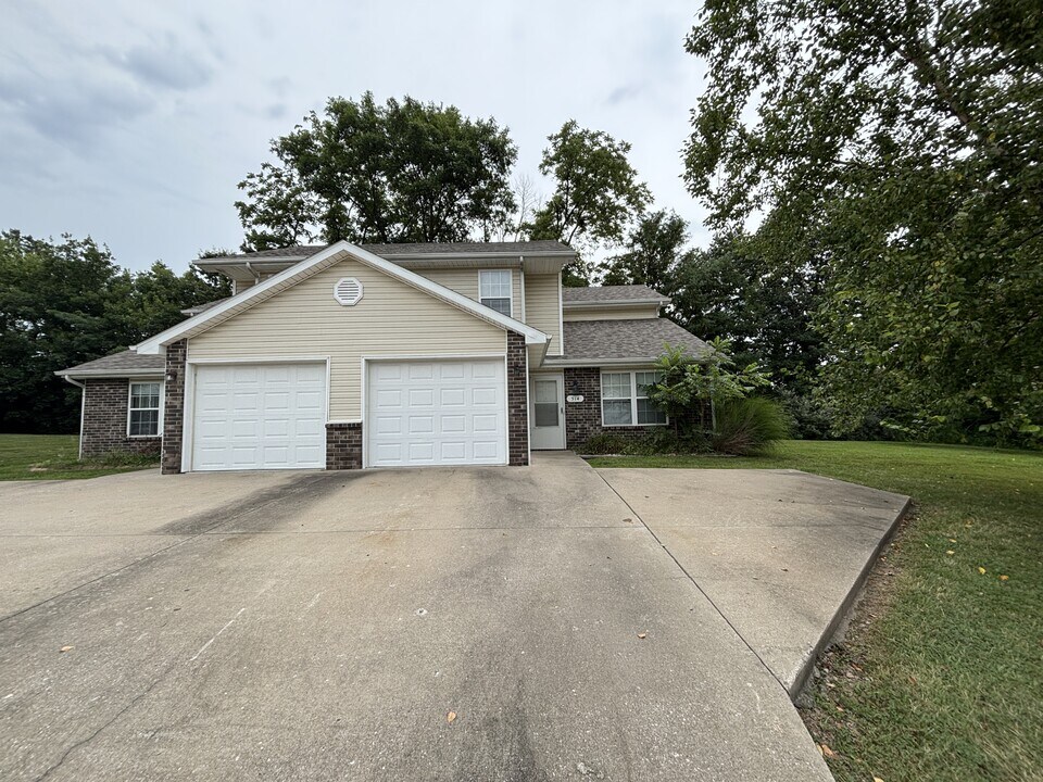 314 Burnside Dr in Columbia, MO - Foto de edificio