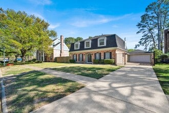 5835 Green Terrace Ln in Houston, TX - Foto de edificio - Building Photo