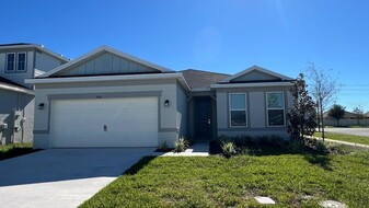 3066 Norcott Dr in Davenport, FL - Building Photo