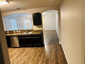 3015 Right Way in Houston, TX - Building Photo - Building Photo