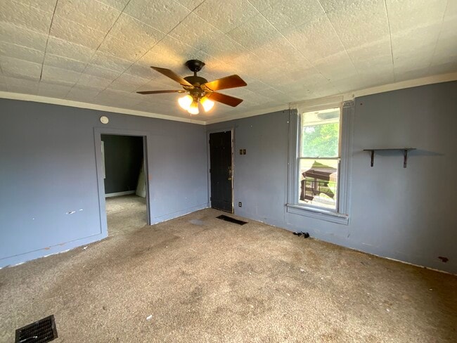 1102 N Bowman Ave in Danville, IL - Building Photo - Building Photo