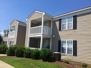 Sage Pointe Apartments in Florence, SC - Building Photo - Building Photo