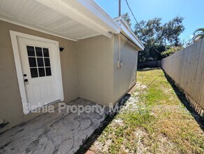 219 6th Ave SW in Largo, FL - Building Photo - Building Photo
