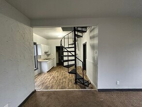 10 S 1st St in Danville, IL - Building Photo - Building Photo