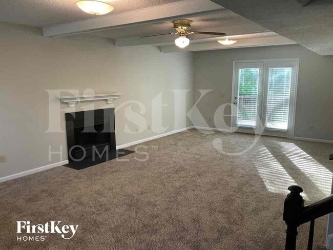 12 Hickory Knoll Ct in Greensboro, NC - Foto de edificio - Building Photo