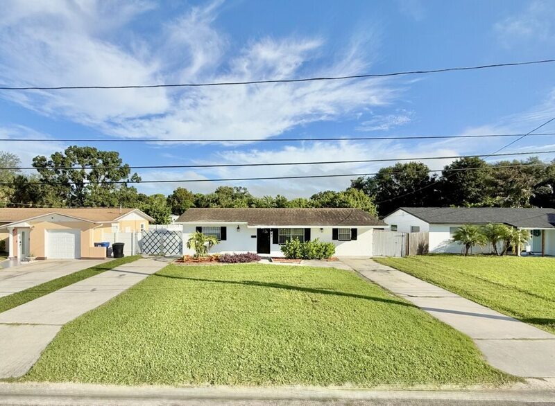 641 72nd Ave N in St. Petersburg, FL - Foto de edificio