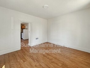 171 E Derry Rd in Hershey, PA - Foto de edificio - Building Photo