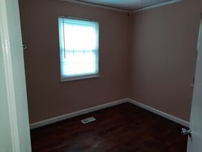 4601 Washington Ave SE in Charleston, WV - Building Photo - Building Photo