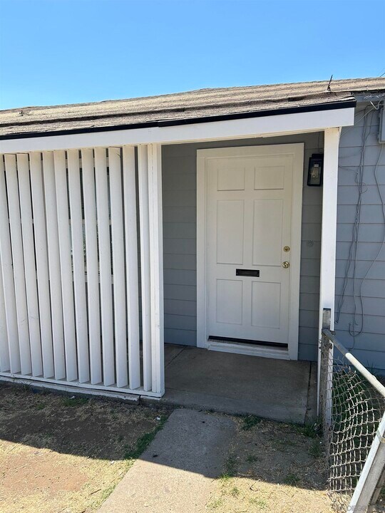 7041 Stanford Ave in La Mesa, CA - Building Photo
