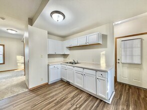 17 Elliott St in Janesville, WI - Building Photo - Building Photo