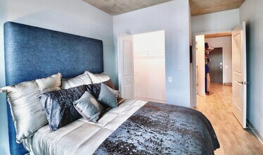 1030 W Addison St in Chicago, IL - Foto de edificio - Building Photo