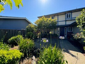 1956 Parrott Dr in San Mateo, CA - Building Photo
