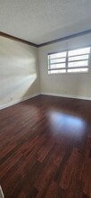 467 Golden Isles Dr, Unit 304 in Hallandale Beach, FL - Building Photo - Building Photo