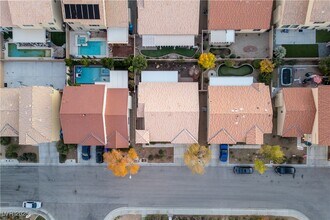 7423 Cleghorn Canyon Way in Las Vegas, NV - Building Photo - Building Photo