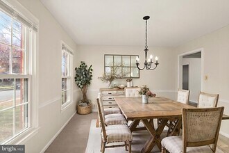 13814 Leighfield St in Chantilly, VA - Building Photo - Building Photo