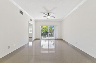 6020 W Sample Rd in Coral Springs, FL - Building Photo - Building Photo