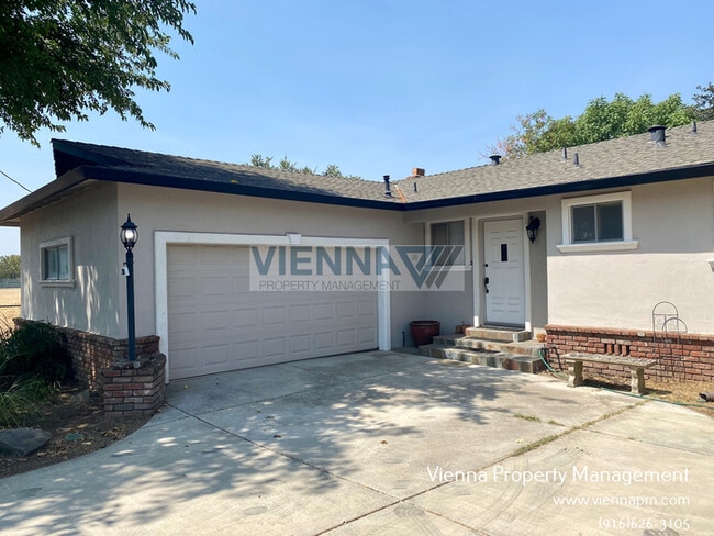 5280 5th St in Rocklin, CA - Foto de edificio - Building Photo