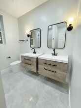2427 W Grenshaw St in Chicago, IL - Building Photo - Building Photo