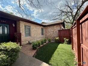 101 Blanco St in San Marcos, TX - Building Photo - Building Photo