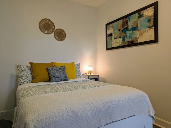 4010 Rue Hochelaga in Montréal, QC - Building Photo - Building Photo