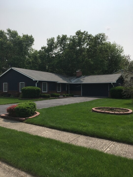 518 Lexington Blvd in Carmel, IN - Building Photo