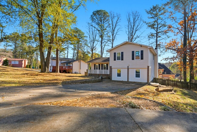 property at 264 Greenwood Dr NW