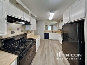 614 Harpswell Ln in Houston, TX - Foto de edificio - Building Photo