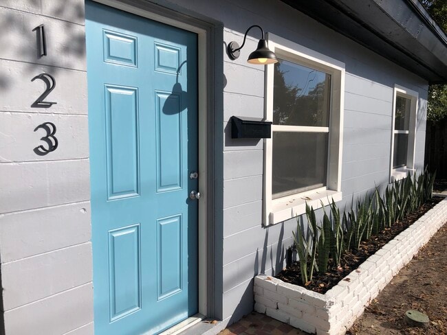 121 Ariana St, Unit 123