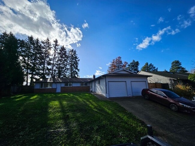 property at 2430 SE 9th Ct