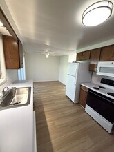 745 E 43rd Ave in Eugene, OR - Foto de edificio - Building Photo