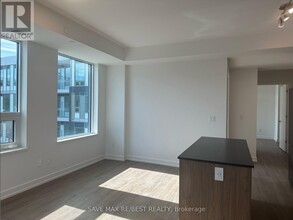 2501-2501 Saw Whet Blvd. in Oakville, ON - Building Photo - Building Photo