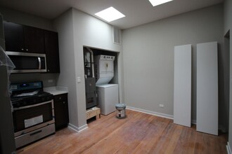 4208 N Milwaukee Ave in Chicago, IL - Foto de edificio - Building Photo